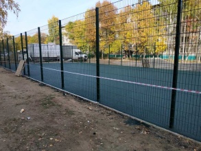 Забор на спортивную площадку 40 метров фото в Хорлово